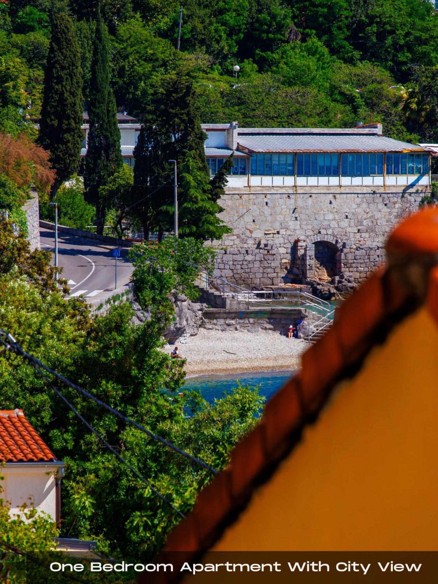 Volos , Free Private Parking Apartment Opatija