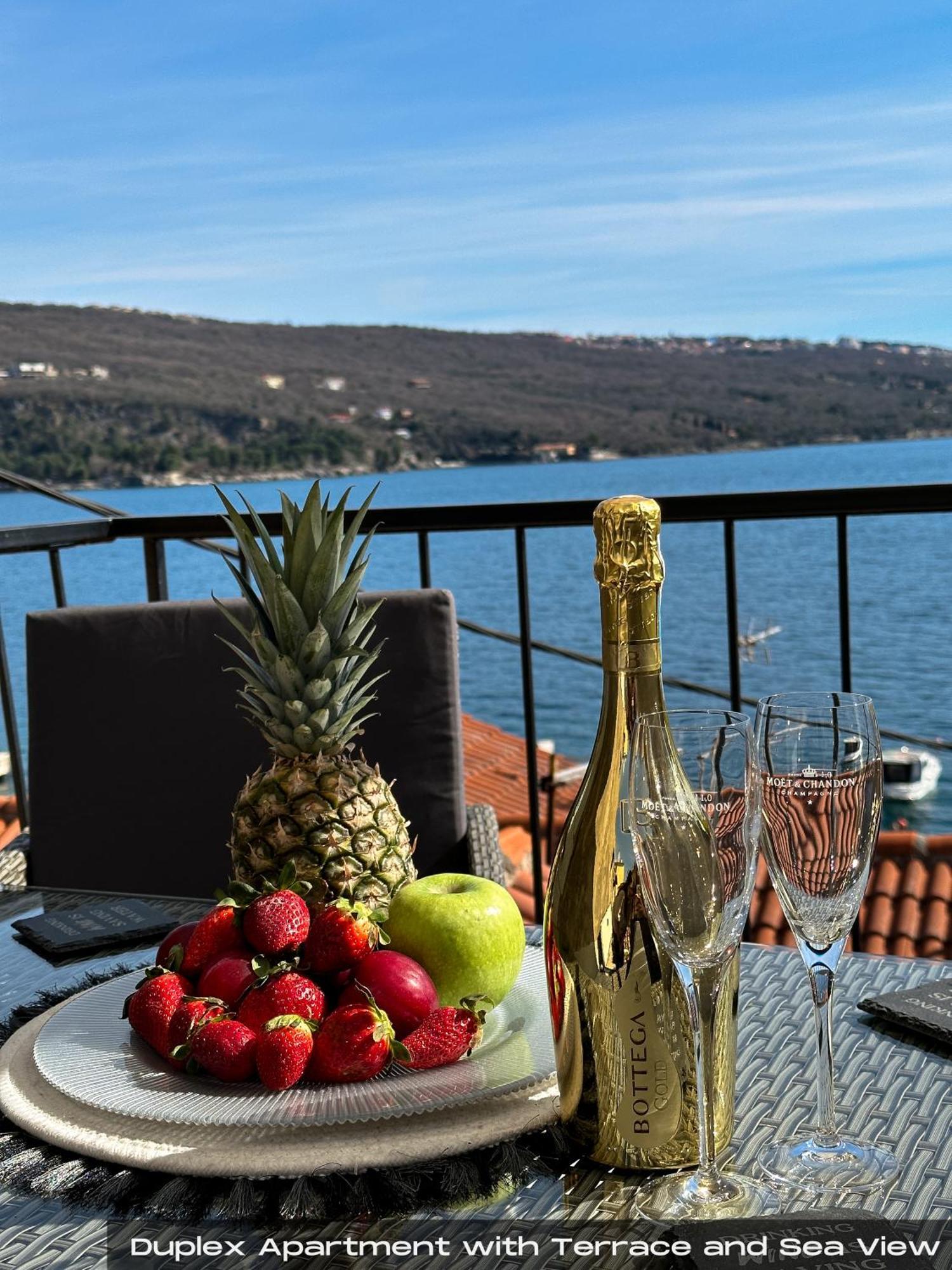 Volos , Free Private Parking Apartment *